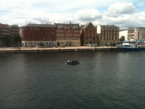 u dels nombrosos canal a Copenhaguen